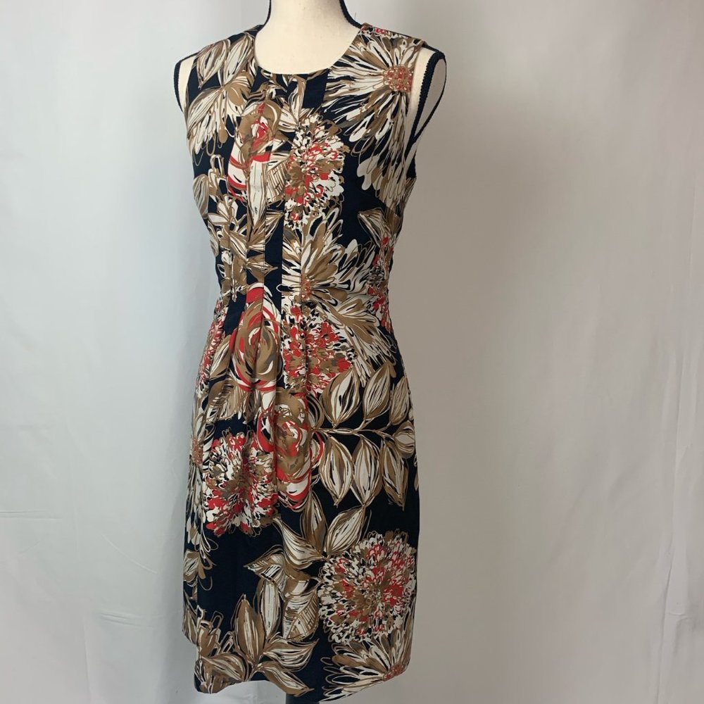 5/$25 TRINA TURK Vertical Pleat Shift Dress Sz 4